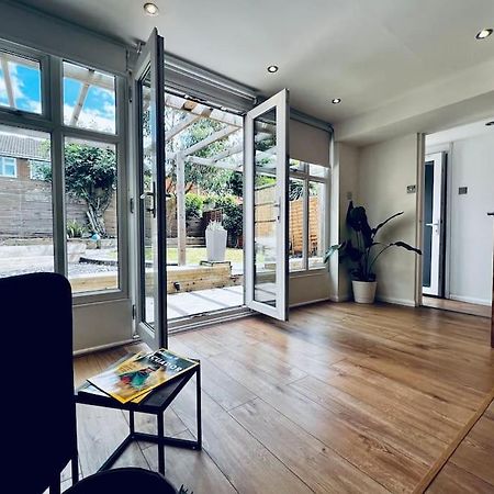 Entire Modern House In Tamworth - 2 Double Beds + Free Parking Villa Екстериор снимка